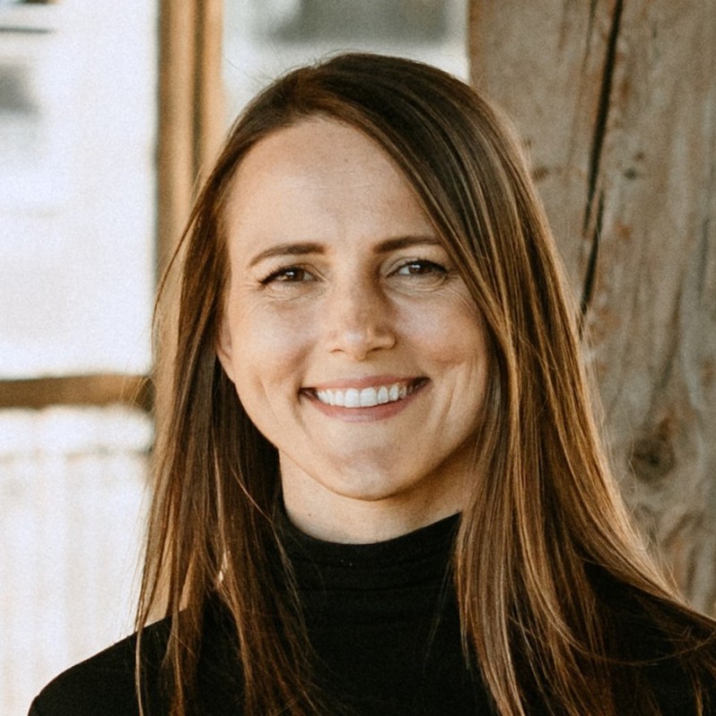 carolyn-photo-linkedin